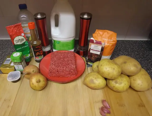 ingredientes pastel de carne y patatas