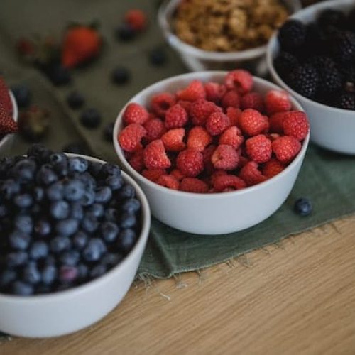 fresas y moras. ingredientes saludables
